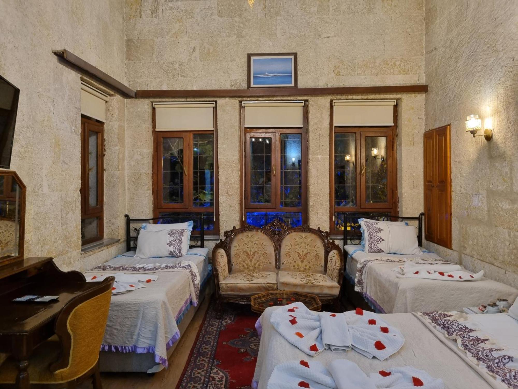 Born Hotel Ургуп Экстерьер фото